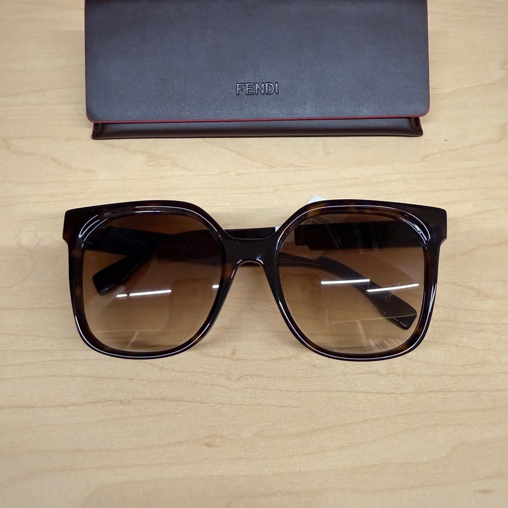 Fendi Brown Tortoiseshell Square Gradient Sunglasses